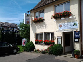 Außenansicht des Café Restaurant Aichelberg